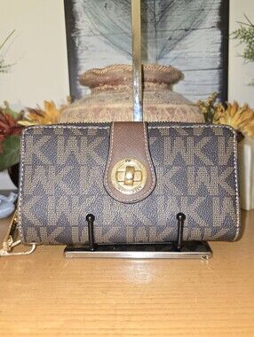 Wendy Keen Fashion Wallet/wristlet Brown Monogram Coated Canvas .EUC